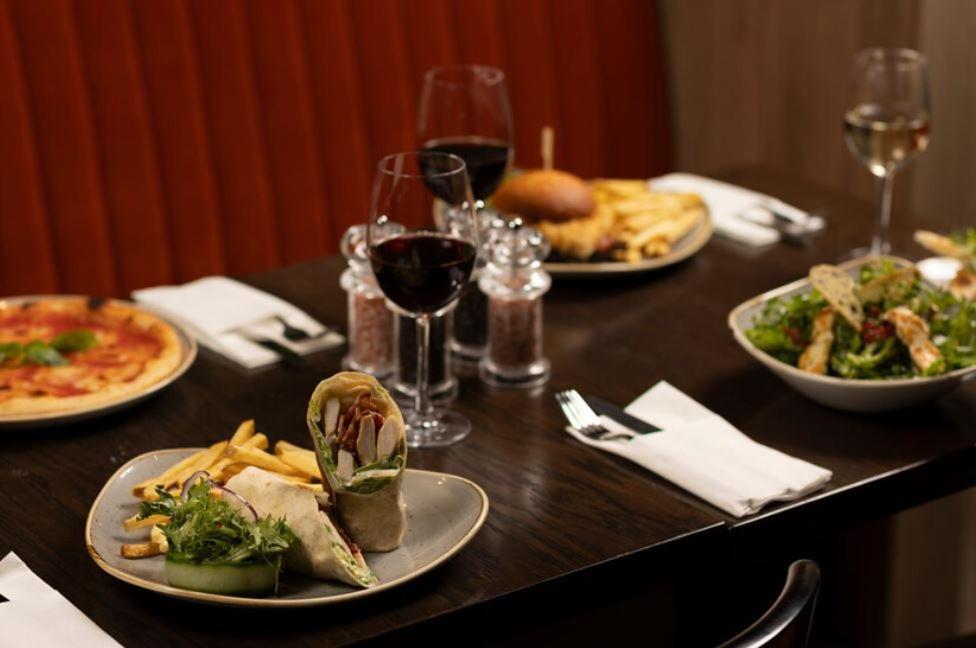 The Bedford Townhouse Hotel ลิเมอริค ภายนอก รูปภาพ